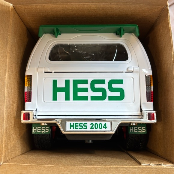 NEW (VTG) 2004 40th Anniversary! HESS Trucks Sport Utility Vehicle & Motorcycles - Picture 5 of 5